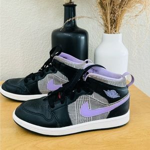 Jordan retro 1 mid houndstooth